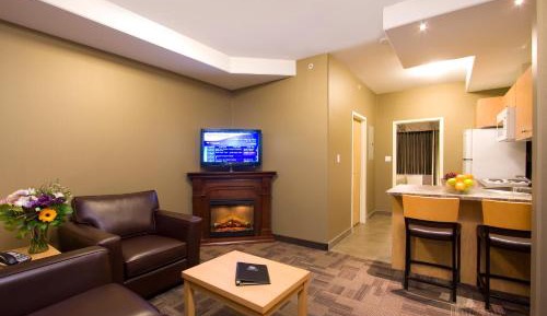 Executive King Room - with Kitchenette - Non-Smoking (Non-Pet Friendly)
