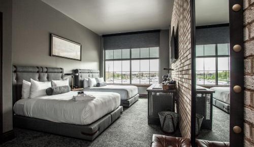 Standard Queen Room