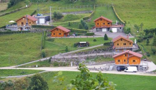 Chalet (9 Adults)