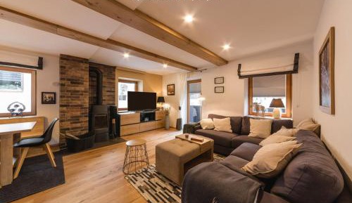 Deluxe Apartment (9 adults)