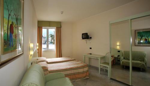 Triple Room with Sea View