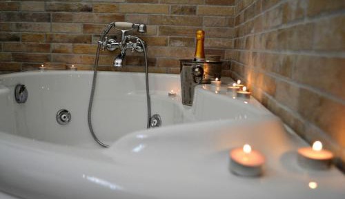 Double Room with Spa Bath