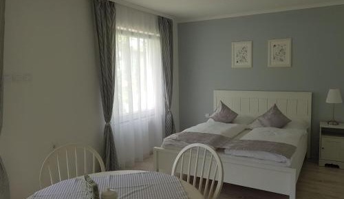 Apartment with Garden View