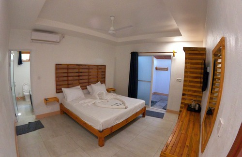 Dhiffushi Hotel | Nirili Villa