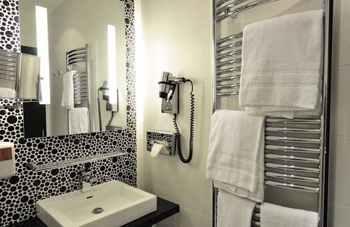 Saint-Assiscle Hotel | Kyriad Prestige Perpignan Centre Del Mon