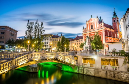 Ljubljana Old Town Hotel | Apartment Tromostovje III