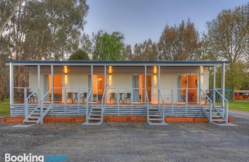 Yea Hotel | Yea Riverside Caravan Park