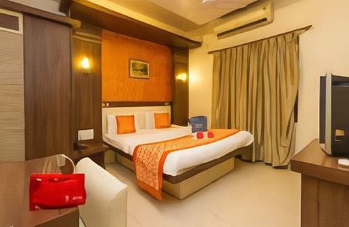 Gandhi Nagar Hotel | OYO 1161 Hotel Golden Residency