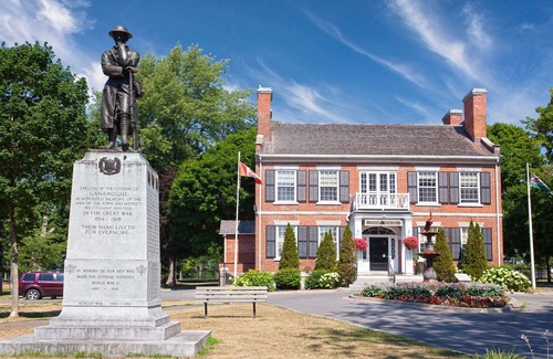 Gananoque Hotel | Ramada by Wyndham Gananoque Provincial Inn