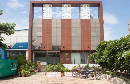 Bareilly Hotel | Maanya Palace