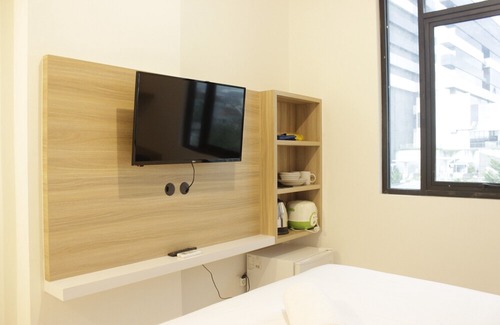 Ciroyom Hotel | Zest Studio Semi Apartment at The Lodge Paskal Near Binus University