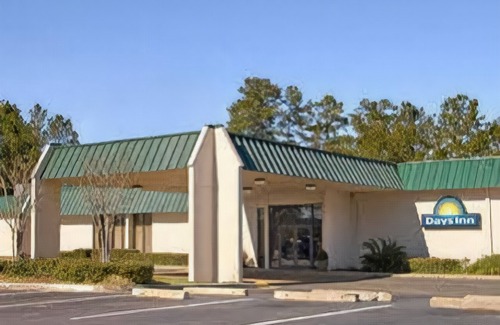 McComb Hotel | Days Inn by Wyndham McComb MS