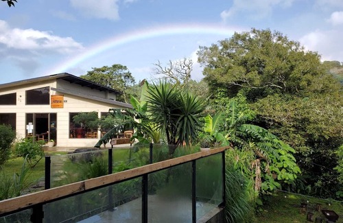 Santa Elena Hotel | OutBox Inn