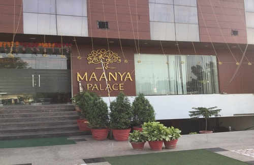 Bareilly Hotel | Maanya Palace