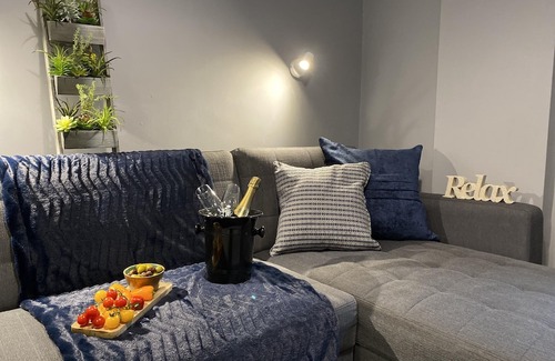 Flint Hotel | The North Wales Gathering - 9 Bedroom - EV Charging