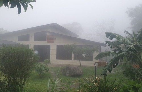 Santa Elena Hotel | OutBox Inn