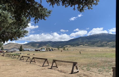 Eagle Nest Hotel | Eagle Nest Fly Shack and Lodge