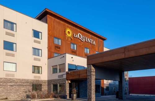 Spenard Hotel | La Quinta by Wyndham Anchorage Airport