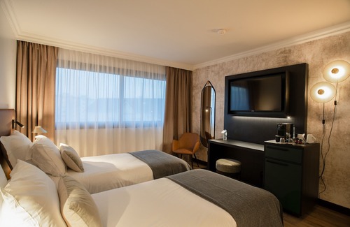 Ferney-Voltaire Hotel | Appart’City Confort Genève Aéroport – Ferney Voltaire