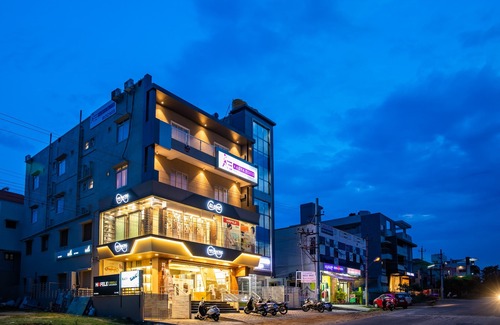 Vijayanagar Hotel | Aadya Elite