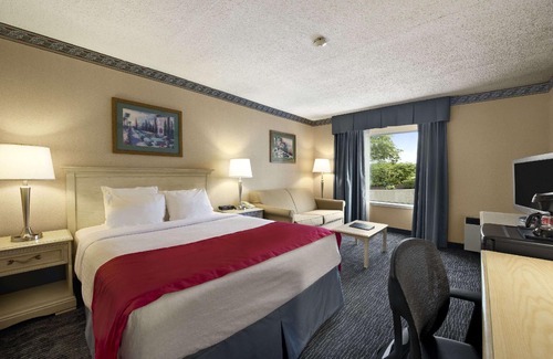 Trenton Hotel | Ramada by Wyndham Trenton