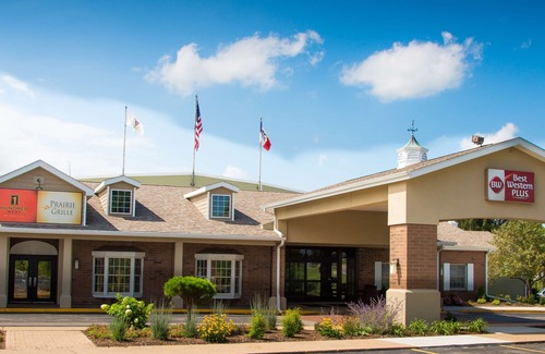 Quad Cities Hotel | Best Western Plus Steeplegate Inn
