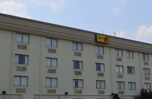 Frederick Hotel | Super 8 by Wyndham Frederick