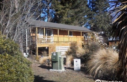 Lake Tekapo Hotel | Lake Tekapo Cottages
