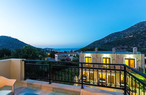 Vlichada Hotel | Pantheon Villas & Suites