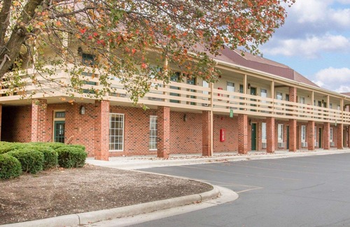 Findlay Hotel | Quality Inn Findlay