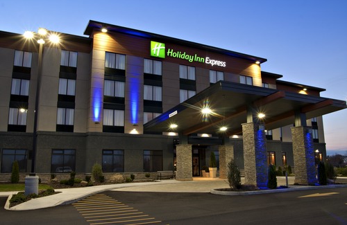 Pembroke Hotel | Holiday Inn Express Pembroke, an Ihg Hotel