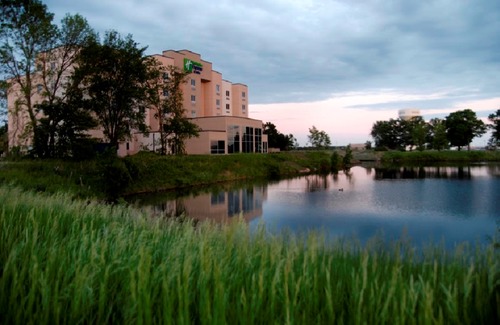 Mankato Hotel | Holiday Inn Express Hotel & Suites Mankato East, an Ihg Hotel