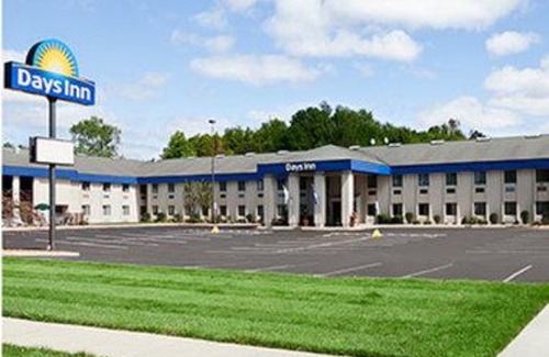 Grand Haven Hotel | Baymont by Wyndham Grand Haven