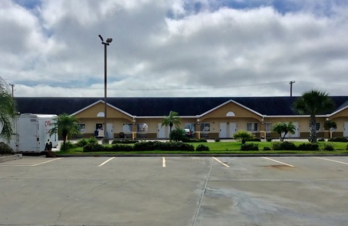 Robstown Hotel | Days Inn by Wyndham Robstown