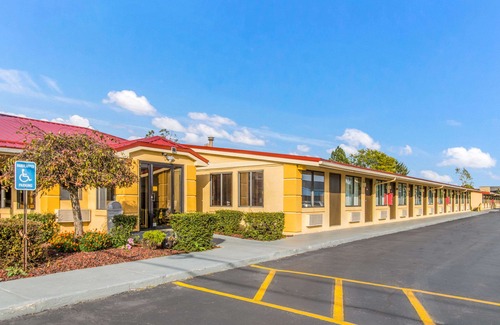 Norwalk Hotel | Econo Lodge Norwalk