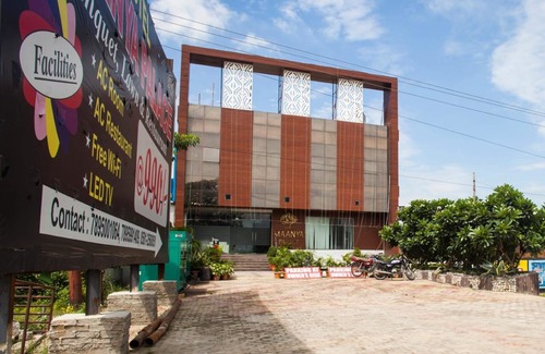 Bareilly Hotel | Maanya Palace