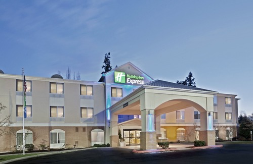 Canyon Park Hotel | Holiday Inn Express Bothell - Canyon Park, an Ihg Hotel