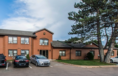 Summerside Hotel | Quality Inn & Suites Garden of The Gulf