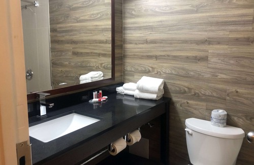 Lindsay Hotel | Ramada by Wyndham Lindsay