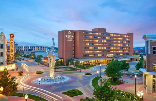 Nelson Hotel | Delta Hotels by Marriott Muskegon Convention Center