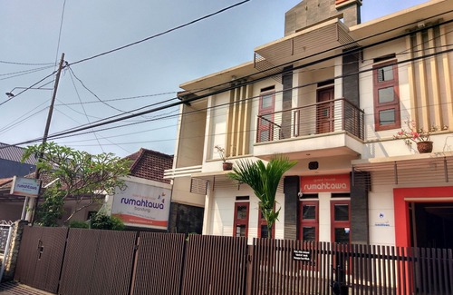 Malabar Hotel | Rumah Tawa Guesthouse 1