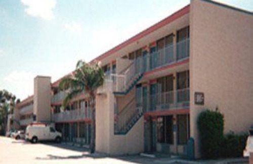 Biggar Hotel | Days Inn by Wyndham Fort Myers