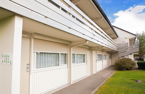 Neuville Hotel | Campanile Vire