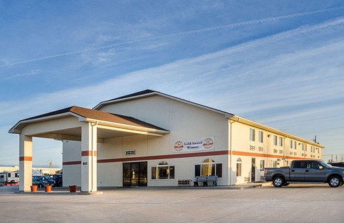 Larned Hotel | Rodeway Inn