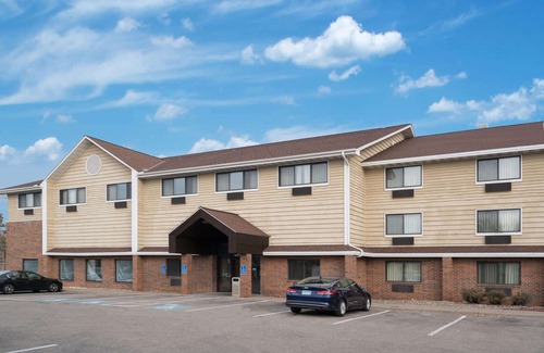 Richfield Hotel | Baymont by Wyndham Bloomington MSP Airport