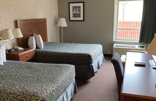 Lakeview Hotel | Days Inn by Wyndham Manassas Battlefield