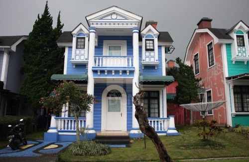 Cipanas Hotel | Villa Kota Bunga Blok P by DCM