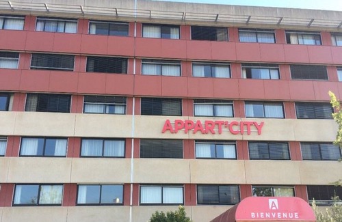 Ferney-Voltaire Hotel | Appart’City Confort Genève Aéroport – Ferney Voltaire