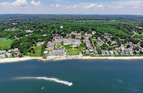 Westbrook Center Hotel | Water's Edge Resort & Spa