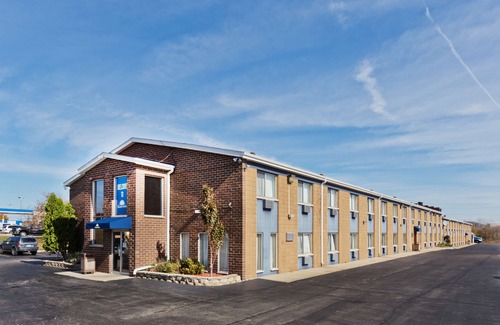 Cherry Valley Hotel | Days Inn by Wyndham Rockford